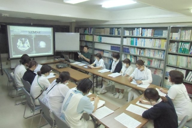 院内教育にも力を入れています。